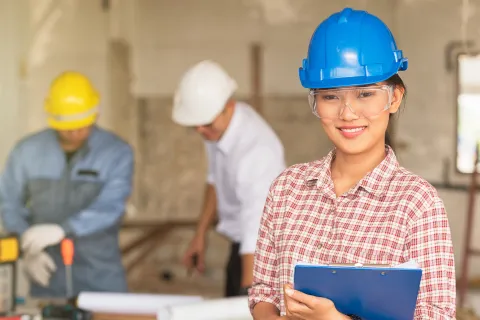 Sicherheit geht vor: Du hast als Arbeitgeber die Pflicht, den Arbeitsplatz sicher zu gestalten. © Shutterstock, Pentium5