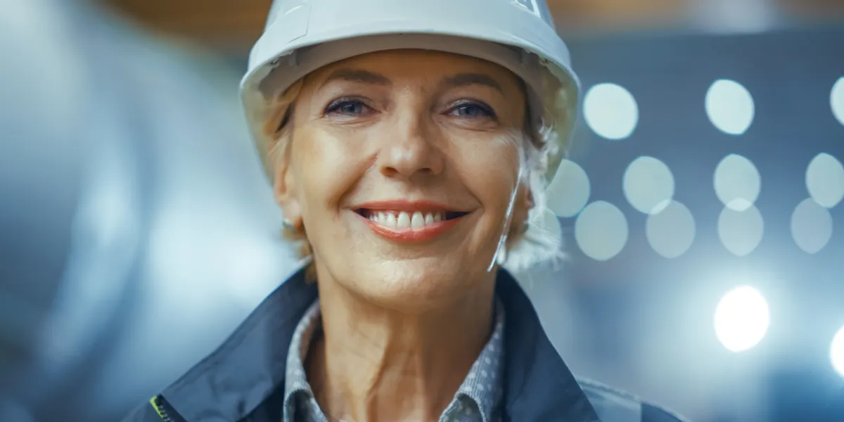Die Fachkraft für Arbeitssicherheit spielt eine wichtige Rolle im betrieblichen Arbeitsschutz. © Shutterstock, Gorodenkoff