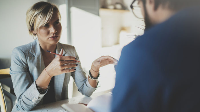 Das Betreuungsmodell für den Arbeitsschutz in deinem Unternehmen richtet sich dabei nach verschiedenen Faktoren. © Shutterstock, SFIO CRACHO