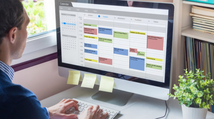 Eine durchdachte Tagesplanung sorgt für Struktur im Home-Office. © Shutterstock, NicoElNino