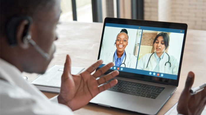 Mit der elektronischen Patientenakte können wichtige Gesundheitsinformationen schnell mit behandelnden Ärzten geteilt werden. © Shutterstock, Ground Picture